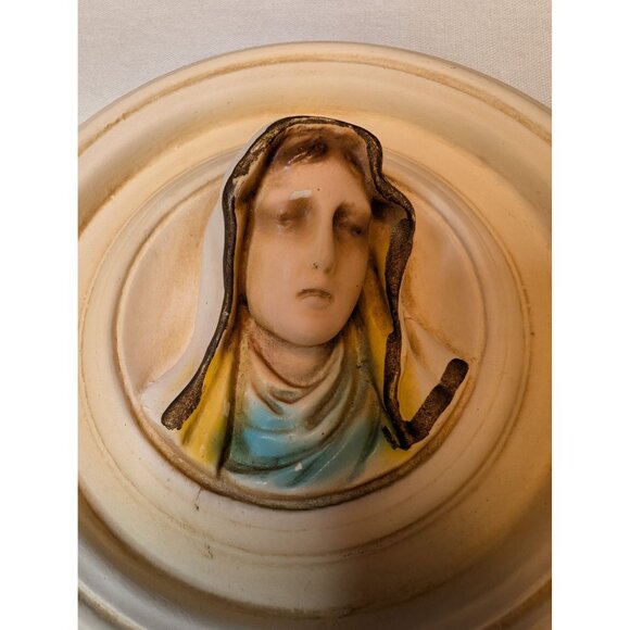 Vintage Chalkware Jesus & Mary Round Wall Plaques Religious Decor 5" Diameter - Picture 5 of 9